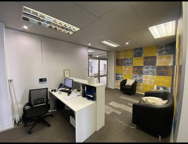 117M² OFFICE TO LET IN STEENBERG